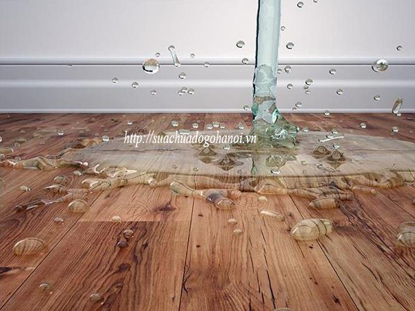 sàn gỗ ngập nước