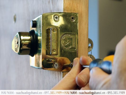 Quy trình sửa chữa khóa cửa gỗ chuyên nghiệp của Hải Nam
