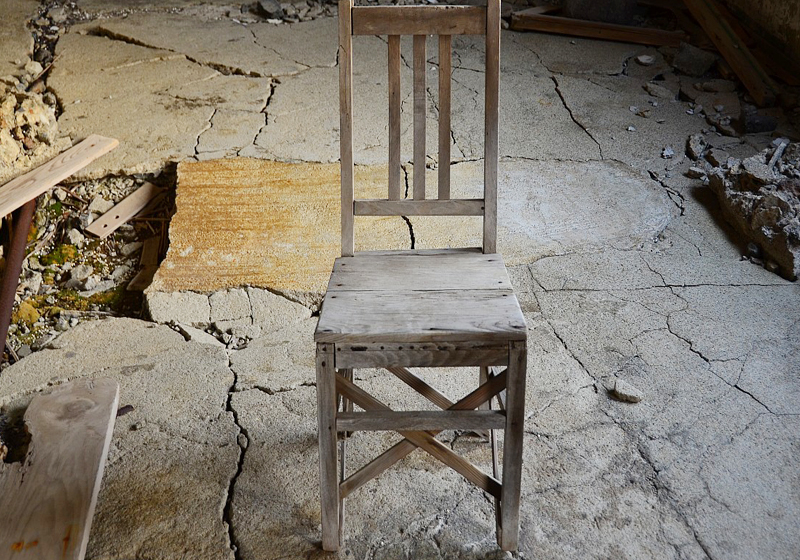 Sửa chữa bàn ghế gỗ tại Hà Nội giá bao nhiêu? 3 Tiêu chí ảnh hưởng đến mức giá